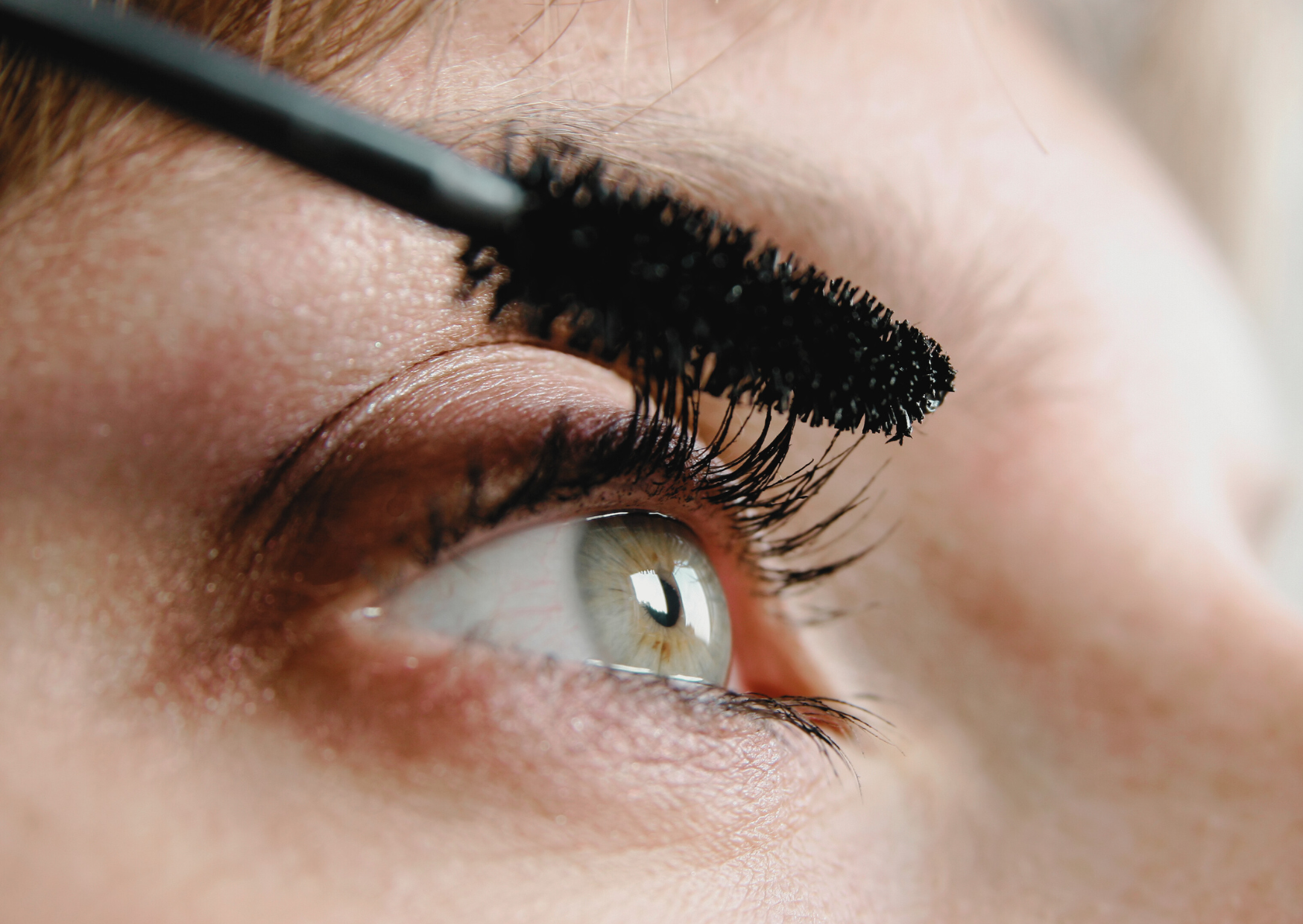 
          Essential Makeup Hygiene Tips to Keep Your Eyes Healthy
        