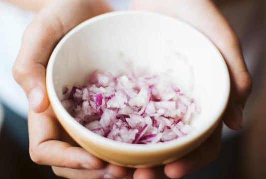 why-do-i-cry-when-peeling-an-onion-and-what-can-i-do-about-it