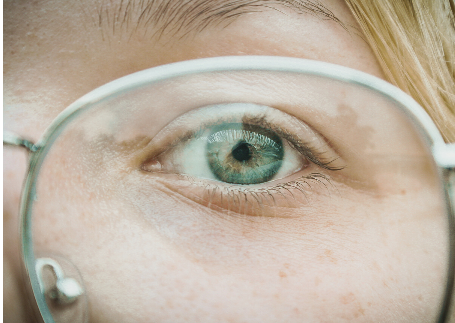 
                  Debunking Eye Care Myths: What’s Really Good for Your Eyes?
                